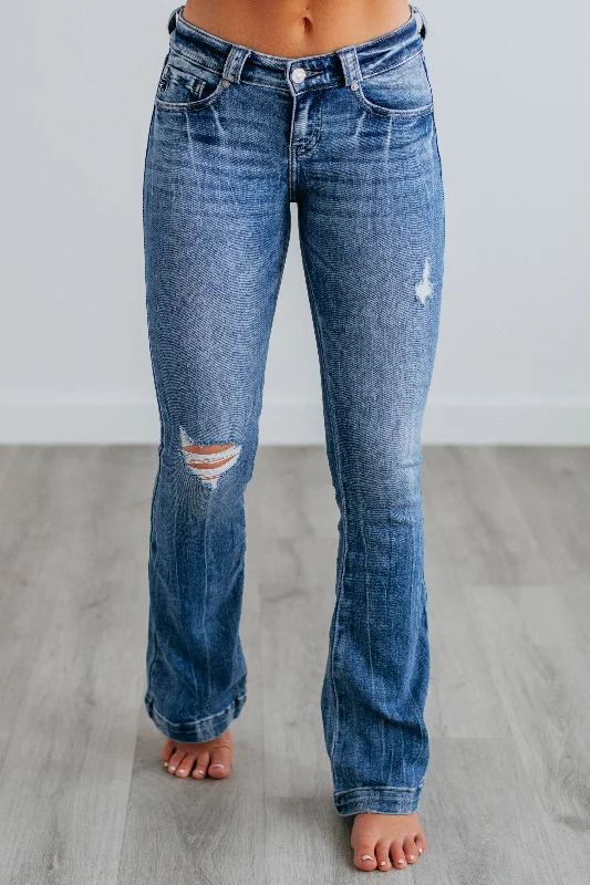 High-waisted skinny pants for trendy women’s fashion -Melanie KanCan Jeans