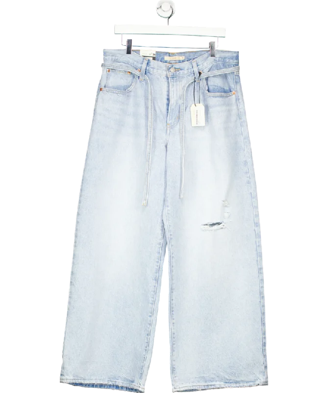 Light wash straight jeans for summer trends -levis Blue Straight Leg Jeans W31