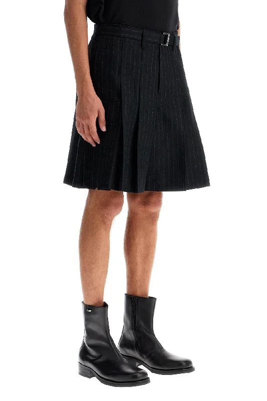 Comfortable shorts for men with elastic waistbands and a flexible fit for all-day wear-striped pleated bermuda shorts