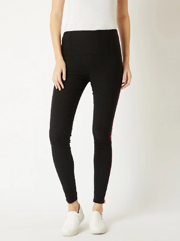 Blue Jeans for Everyday Wear -Women's Black Solid Skinny Regular Length Twill Tape Detailing Jeggings