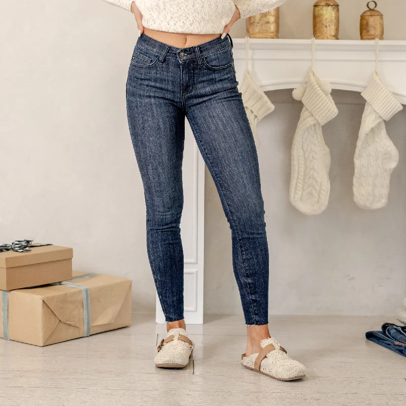 Light Wash Jeans for Casual -Hold Me Tight Mid Rise Skinny Regular & Plus Sizes