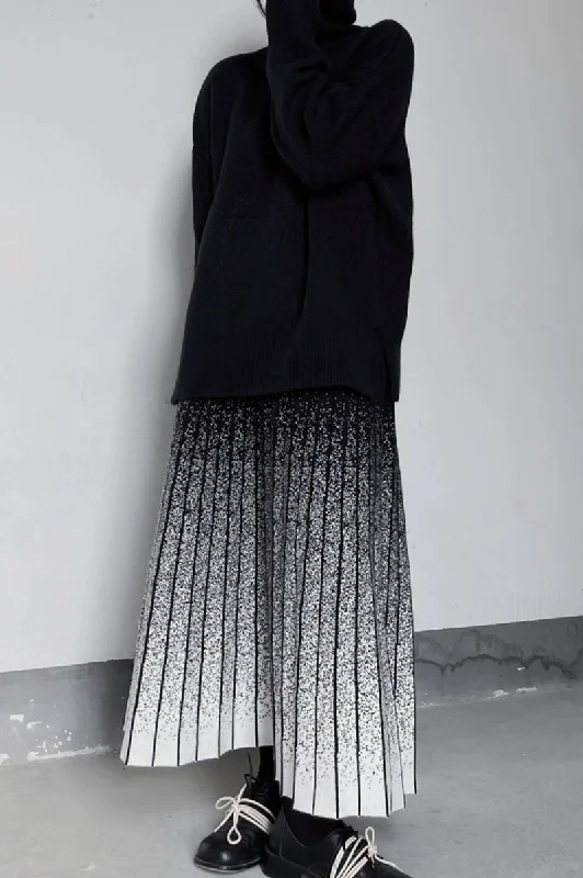 Raw Denim Jeans for Authentic -Gradient Knit A-Line Skirt Pleated Design